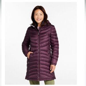 L.L.Bean Women's Down Hooded Coat, 850, Three-Quarter Length Size M petite